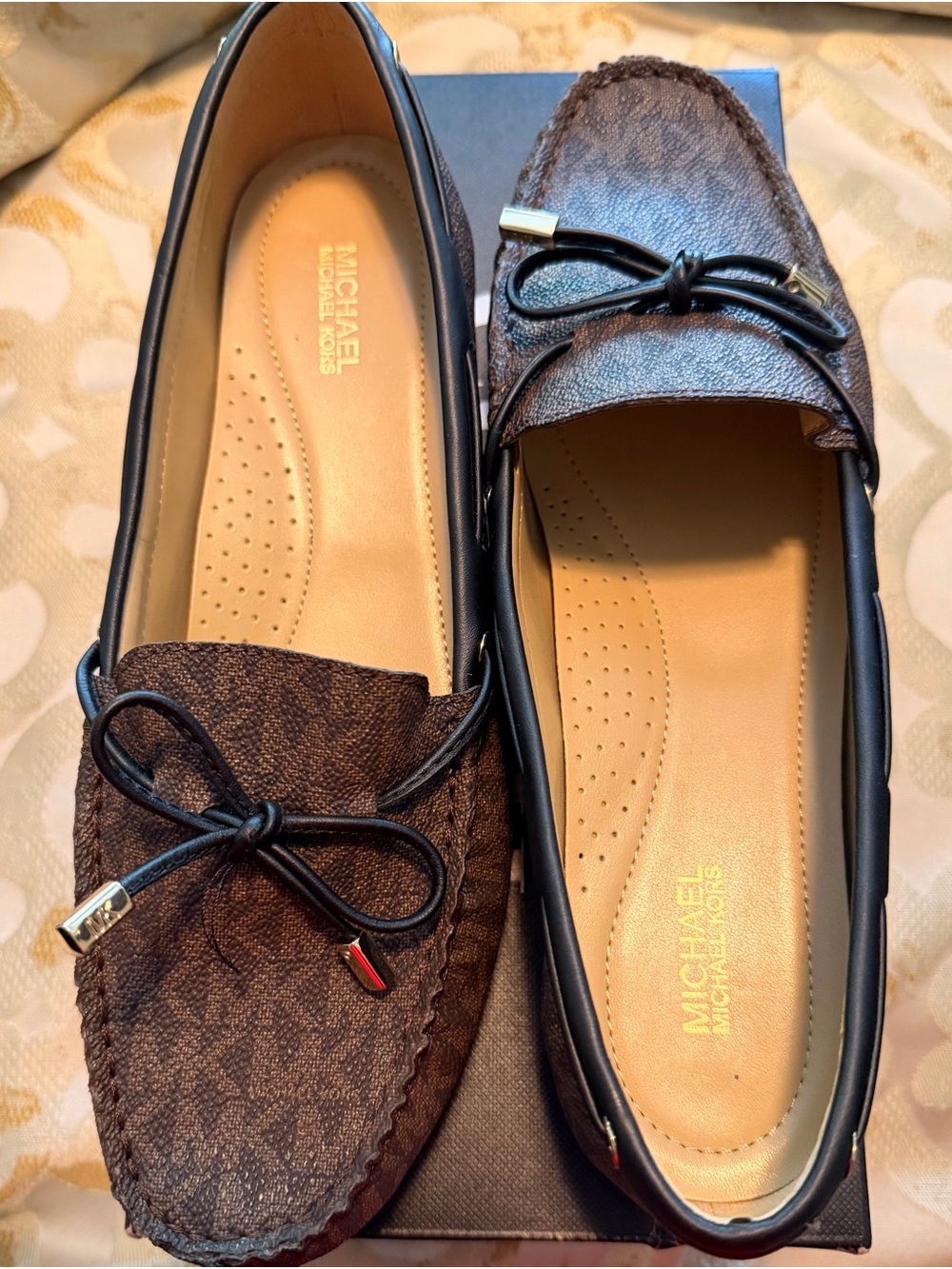 MICHAEL Michael Kors Brown Logo Bow Moccasin Loafers - Picture 3 of 4